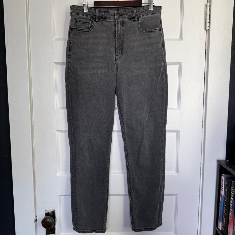 American Eagle Mom Jeans faded Black High Waisted Tapered Leg Denim Size 8 Reg